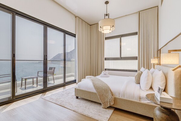 4 bedrooms, in-room safe, iron/ironing board, free WiFi