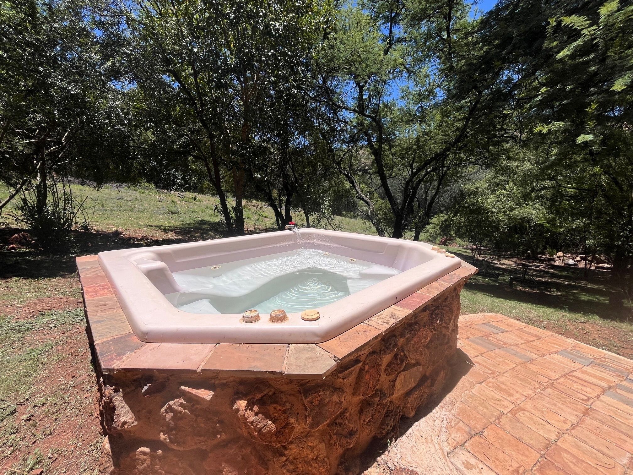 Bain à remous extérieur