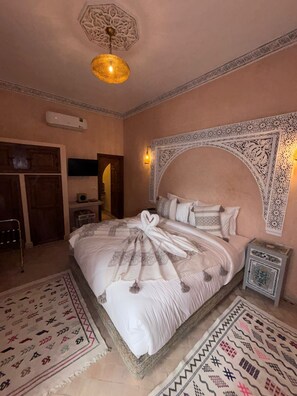 Comfort Double or Twin Room | Premium bedding, in-room safe, laptop workspace, free cribs/infant beds