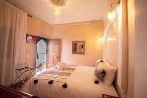 Luxury Double Room | Premium bedding, in-room safe, laptop workspace, free cribs/infant beds