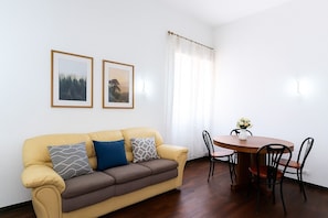 Living area - Very close to the beaches of Sferracavallo, Mondello, and Isola delle Femmine. (Palermo)