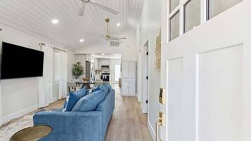 テレビ、書斎 / ワークスペース