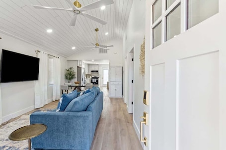 TV, offices. Edisto Island Oasis