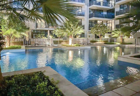 Pool - StayShort - Jumeirah Village Circle sleeps 4 with Pool! (Jumeirah Village Circle)