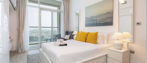 Silitysrauta/-lauta, Wi-Fi, vuodevaatteet