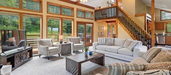 Ski  easiest access to Salamander Trail!