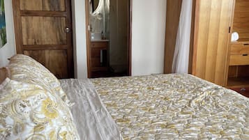 Quarto luxo, 1 cama King, vista para o mar | Wi-Fi de cortesia
