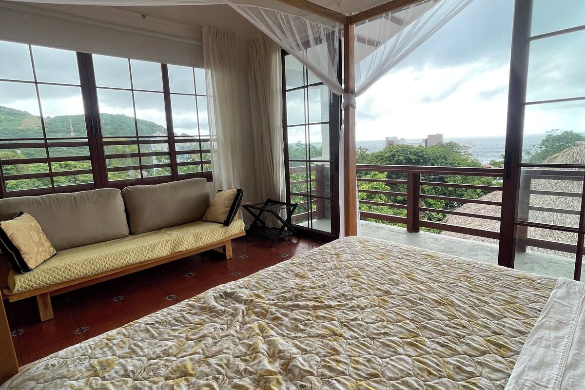 Quarto luxo, 1 cama King, vista para o mar | Wi-Fi de cortesia