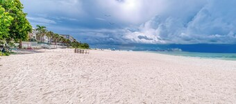 Gulf Front Cottage w/ Heated Pool | Walk to Dining | Indian Rocks Beach