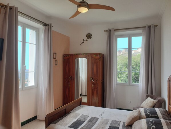 1 bedroom, WiFi, bed sheets