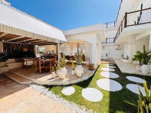 Outdoor dining - Monte Alegre Beach (Touros)