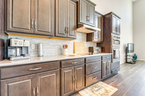 Pool Access: Family Gem w/ Views in St Cloud!