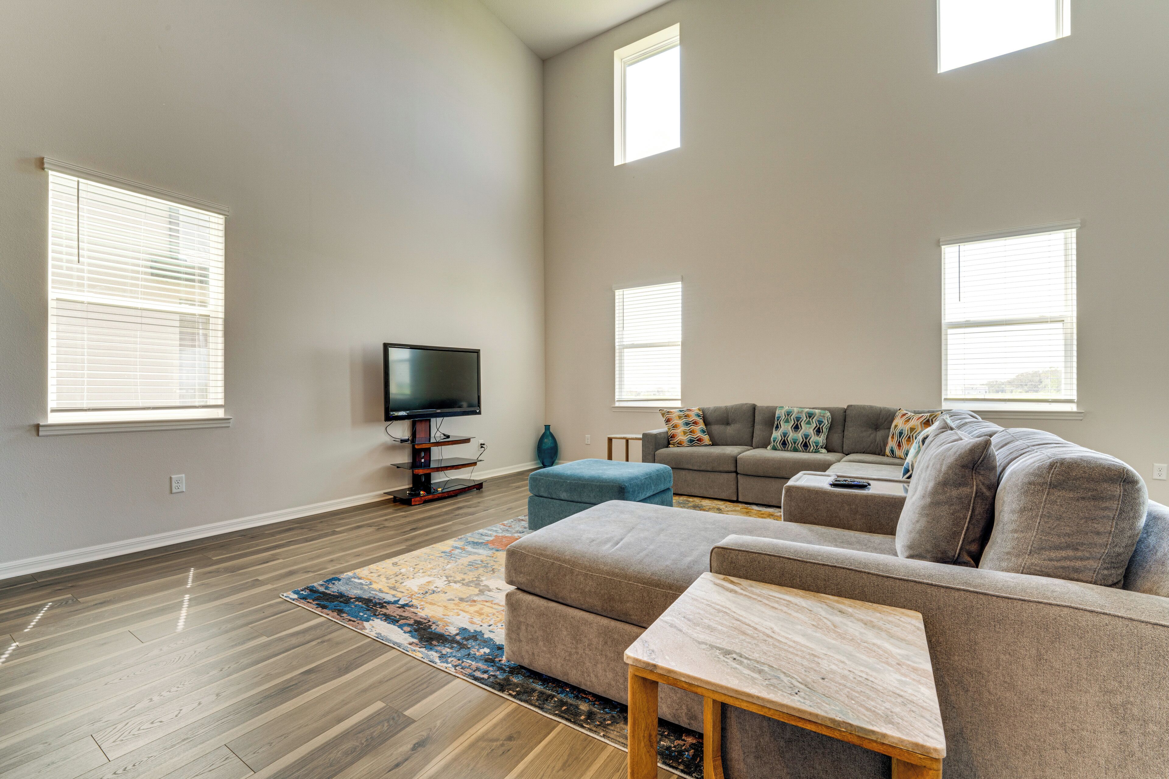 House (4 Bedrooms) | Front of property