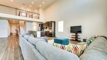 ํ์ฐ์ค (4 Bedrooms) | ๋ด๋ถ
