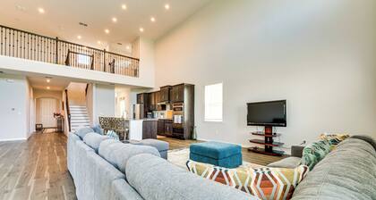 Pool Access: Family Gem w/ Views in St Cloud!