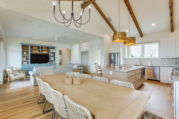 House (6 Bedrooms) | Interior