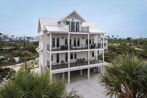House (6 Bedrooms) | Front of property