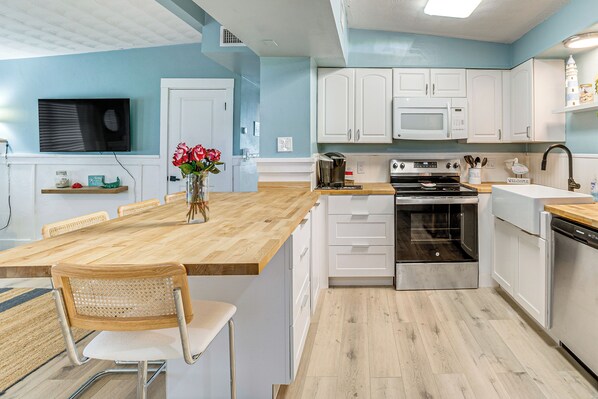 House (2 Bedrooms) | Interior