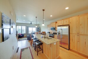 House (3 Bedrooms) | Interior