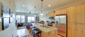 Walk to Schweitzer Village: Mountain-view Home