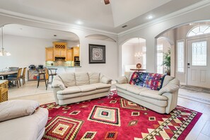 House (4 Bedrooms) | Interior