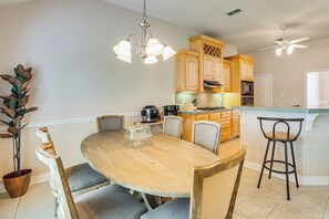 House (4 Bedrooms) | Interior