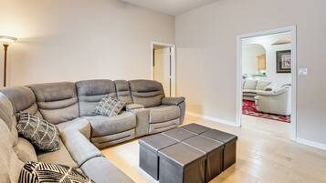 Rumah (4 Bedrooms) | Interior