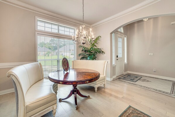 House (4 Bedrooms) | Interior