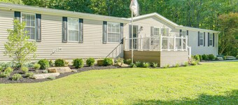 1 Mi to Geneva SP: Family Home w/ Game Room & Yard