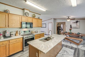 House (4 Bedrooms) | Interior