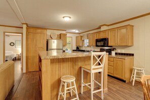 Interior - Greers Ferry Lake Access: Cabin w/ Boat Slip! (Higden)