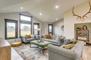 House (3 Bedrooms) | Front of property