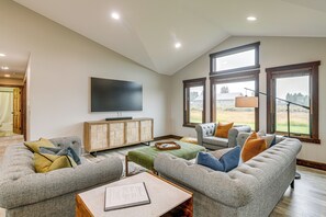 House (3 Bedrooms) | Interior
