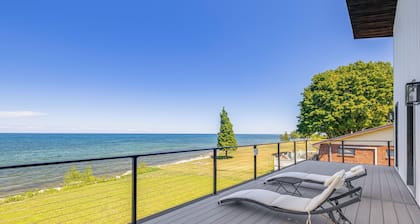 Lake Ontario Hideaway - Nature & Stillness Await!