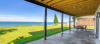 Lake Ontario Hideaway - Nature & Stillness Await!