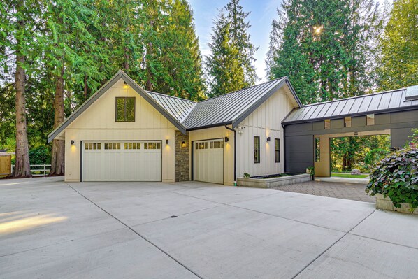 House (1 Bedroom) | Interior - Wfh-friendly Gem w/ Creek: 4 Mi to Sammamish Trail (Redmond)