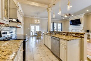 House (4 Bedrooms) | Interior