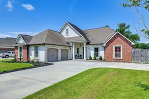 House (4 Bedrooms) | Interior - Fenced-in Yard & Pond Views: Home 18 Mi to Lsu! (Denham Springs)