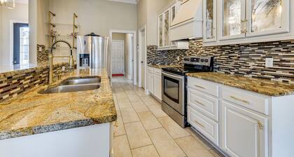 Fenced-in Yard & Pond Views: Home 18 Mi to Lsu!