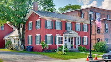 Apartment (0 Bedroom) | Interior