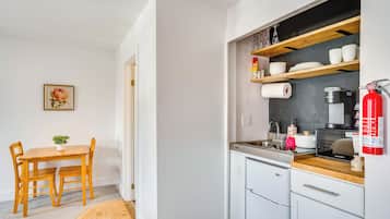 Apartment (0 Bedroom) | Interior