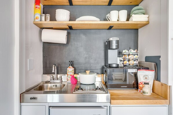 Apartment (0 Bedroom) | Interior - Waterbury Studio 12 Mi to Bolton Valley Ski Resort (Waterbury)