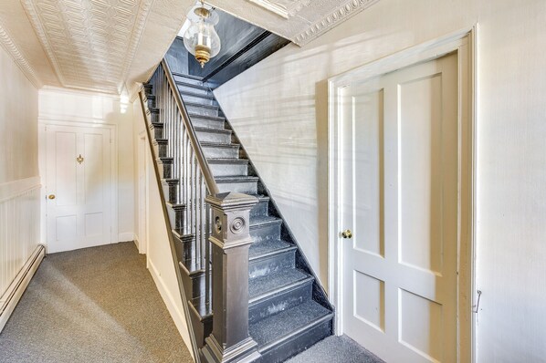 Apartment (0 Bedroom) | Interior