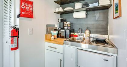 15 Mi to Stowe Mountain Resort: Main Street Studio