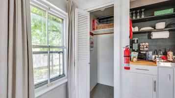 Apartment (0 Bedroom) | Interior