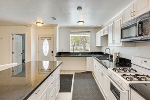 House (3 Bedrooms) | Interior - Between LA & Orange County: Quiet Getaway w/ Patio (Pico Rivera)