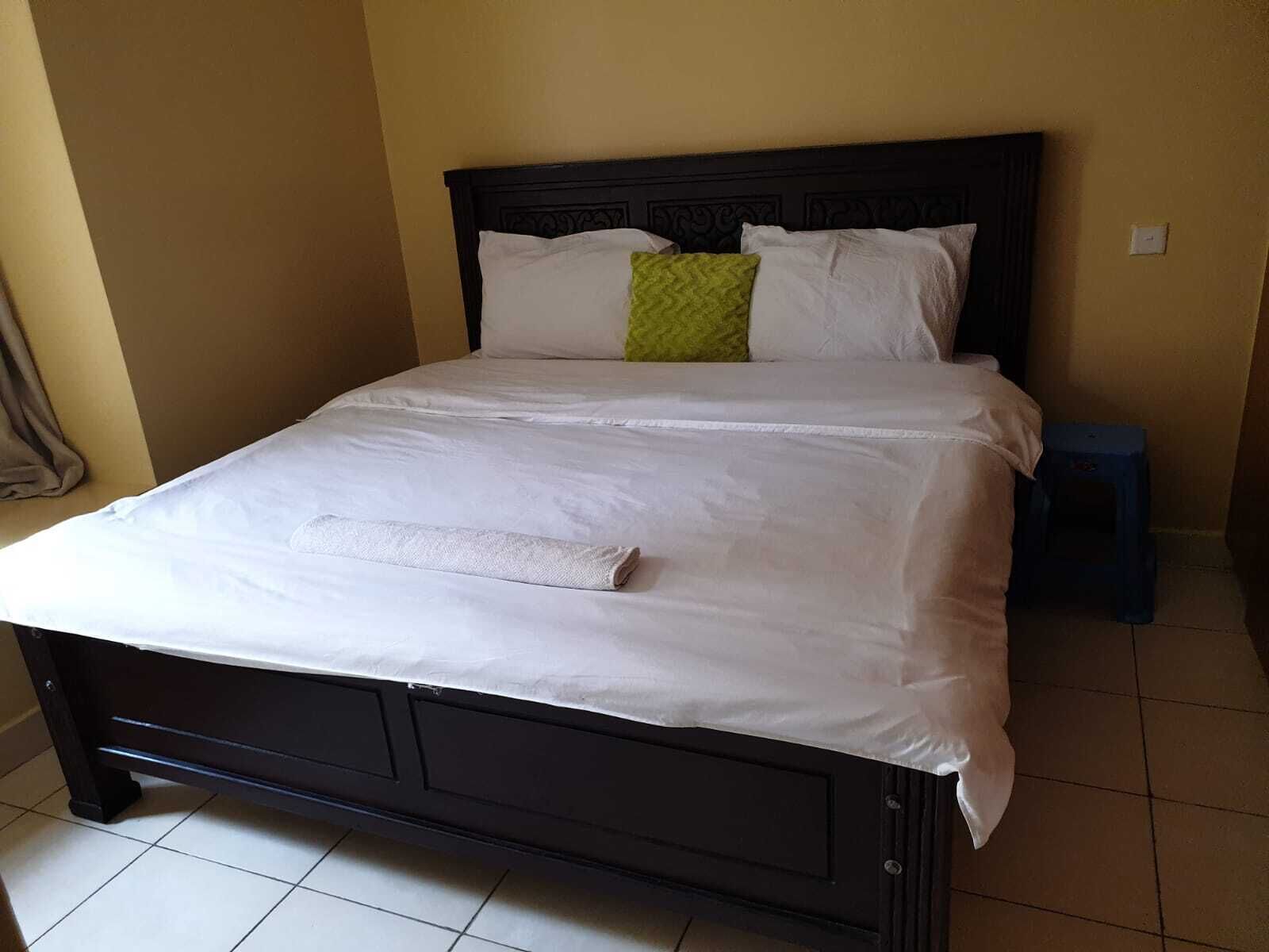 4 soverom, strykejern/-brett, internettilgang og sengetøy