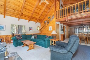 TV, DVD player, table tennis - Moose Lodge- Sleeps 12 (Camp Connell)