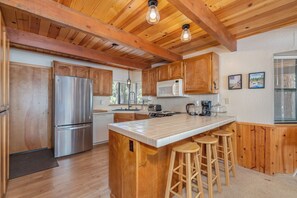 Fridge, microwave, oven, stovetop - Moose Lodge- Sleeps 12 (Camp Connell)