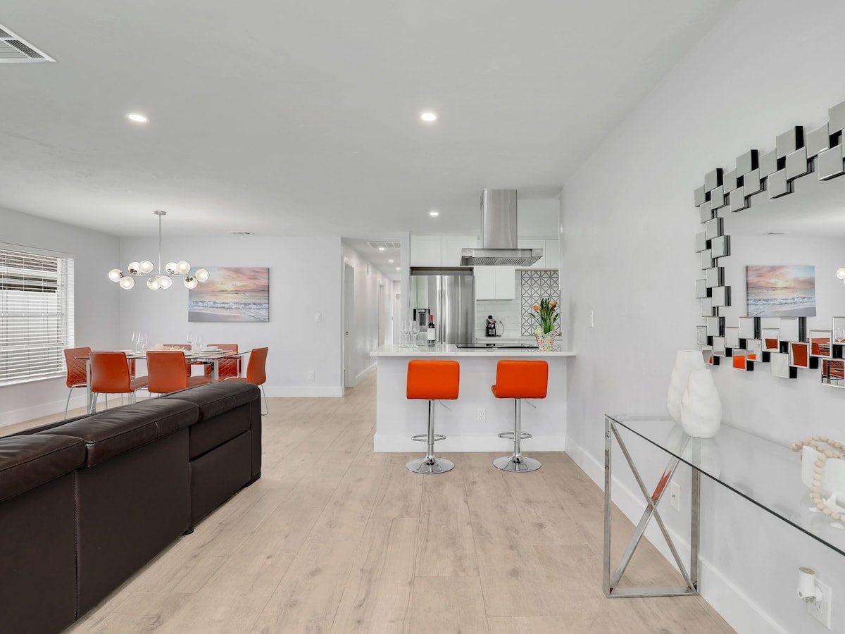 Photo 8 of Naples Retreat w/ Private Pool – 5 Min to Vanderbilt Beach & Mercato